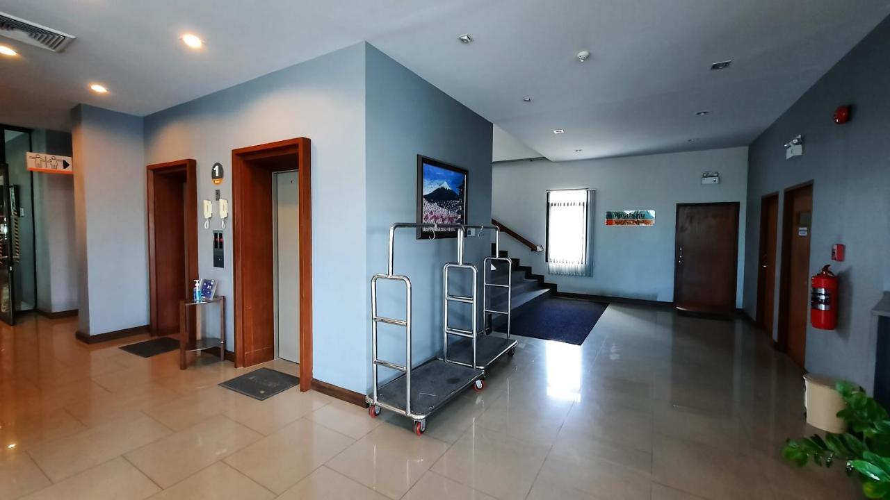 Leosor Hotel Nakhonratchasima Dış mekan fotoğraf
