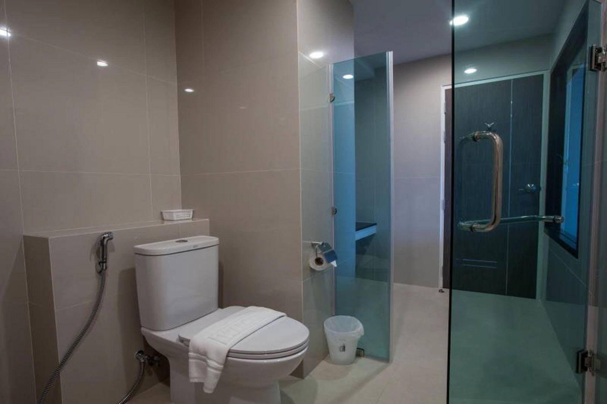 Leosor Hotel Nakhonratchasima Dış mekan fotoğraf